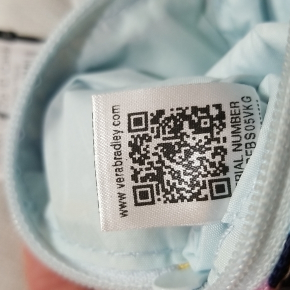 VERA BRADLEY MARION FLORAL LIGHTEN UP ZIP ID CASE - Picture 4 of 6